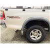 Image 27 : PARKSVILLE - 2000 TOYOTA TUNDRA WHITE 215788 MILES - B034102