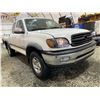 Image 8 : PARKSVILLE - 2000 TOYOTA TUNDRA WHITE 215788 MILES - B034102