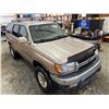 Image 10 : PARKSVILLE - 2002 TOYOTA 4RUNNER GOLD 410978 KMS - B065379