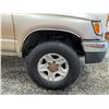 Image 25 : PARKSVILLE - 2002 TOYOTA 4RUNNER GOLD 410978 KMS - B065379