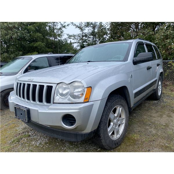 PARKSVILLE - 2005 JEEP GRAND CHEROKEE GREY 194230 KMS "NO RESERVE" - D684625