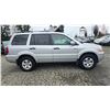 Image 7 : DUNCAN - 2003 HONDA PILOT SILVER  225225 KMS - D004746