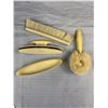 Image 5 : Vintage 6 Pcs French Ivory Dresser Set