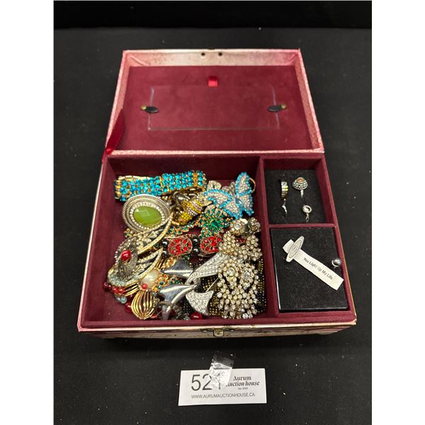 Vintage Memory Jewelry Box w/ Musik - "You Light Up My Life" Working w/ Jewelry Contents