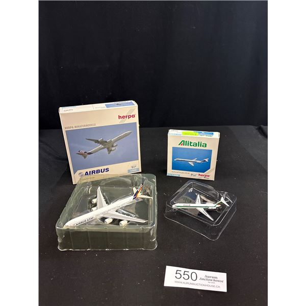 2 Diecast Planes in Box, Alitalia and Airbus