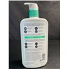 Image 2 : CeraVe Foaming Facial Cleanser (562ml) For Normal to Oily Skin - New