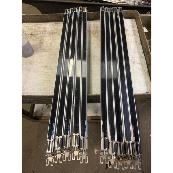Lot of (10) Keyence Light Bars - Qty 5 - #SL-V44H-R & QTY 5 - #SL-V44H-T