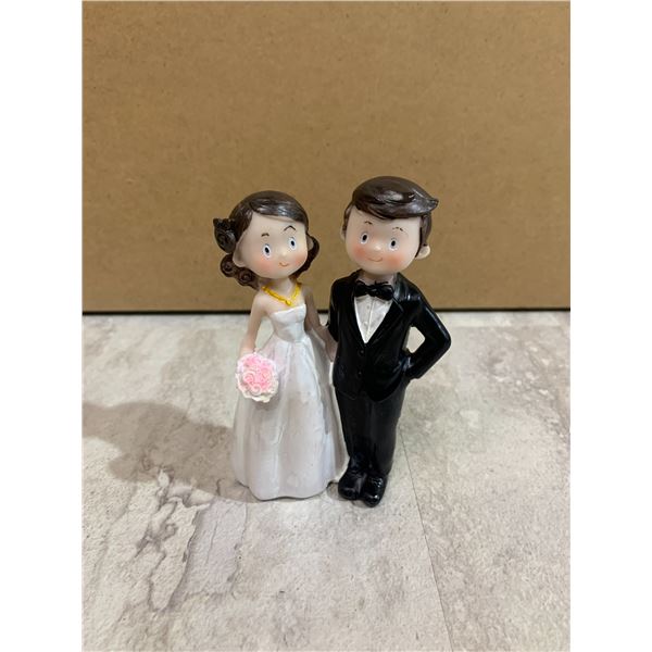 Bride and Groom Décor / Wedding Cake Toppers