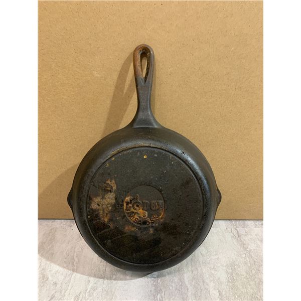 Lodge Cast Iron Pan 8" Round