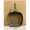 Image 3 : Lodge Cast Iron Pan 10" Square Ribbed