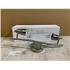 Image 1 : 2 Light Wall-Mounted Spotlight / Vanity Bar Fixture