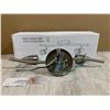 Image 4 : 2 Light Wall-Mounted Spotlight / Vanity Bar Fixture