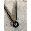Image 4 : 2 Pack of Locking Metal Tongs