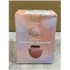 Image 1 : Pink Silicone Sunscreen Applicator