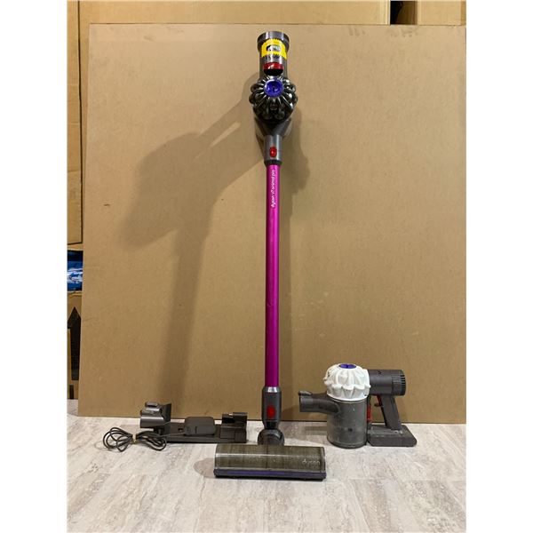 Dyson V7 Animal Pro (Turns on) + Parts Dyson