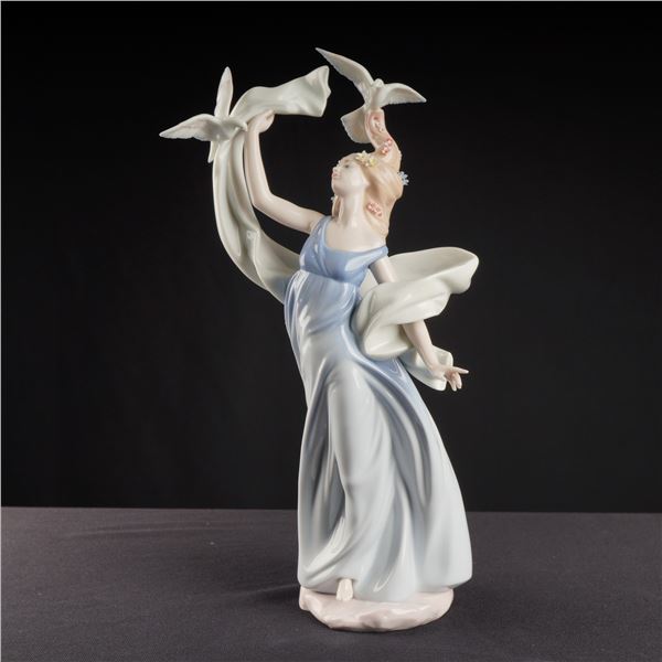 Lladro Porcelain Sculpture New Horizons 01006570