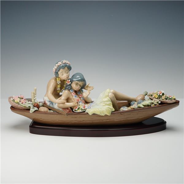 Lladro Figurine and Base, Lover's Paradise 1005779