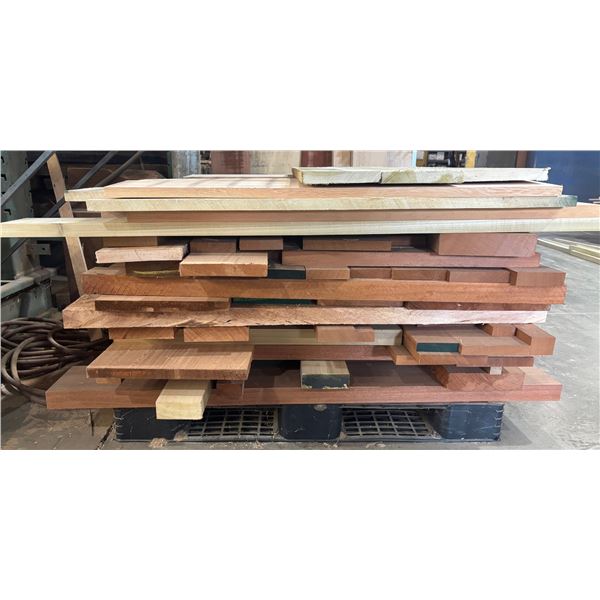 Pallet Mix Size & Species - Mostly Mahogany & Rift White Oak