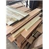 Image 4 : Pallet Mix Size & Species - Mostly Mahogany & Rift White Oak