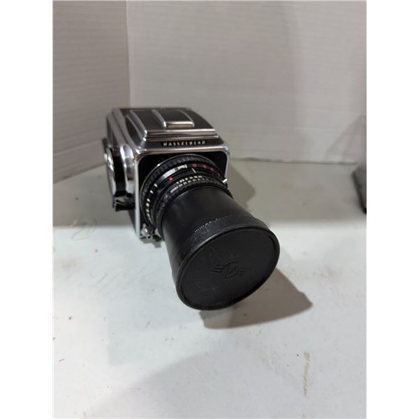 HASSELBLAD 500 C/M made in Sweden by Victor HASSELBLAD