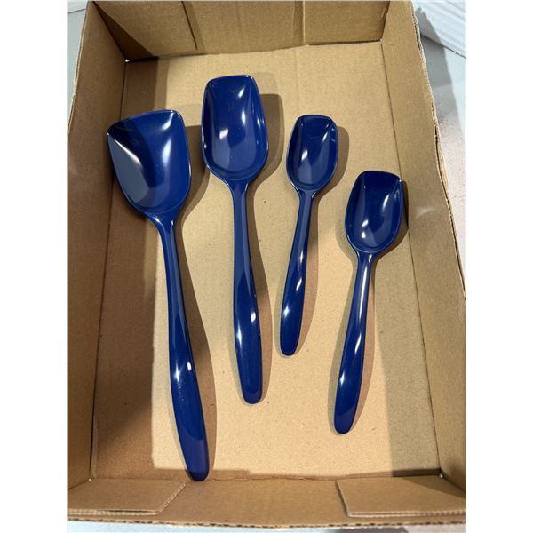 Melamine utensils