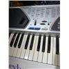 Image 3 : Keyboard needs power cord, MD – 982