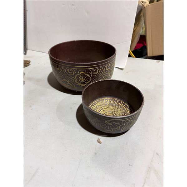 Singing bowls ?