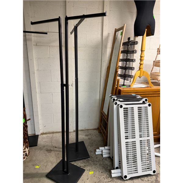 2 clothing racks