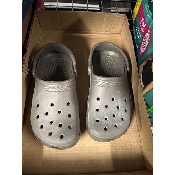 Crocks women's size 6