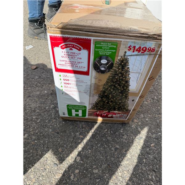 7.5 foot pre-lit Christmas tree