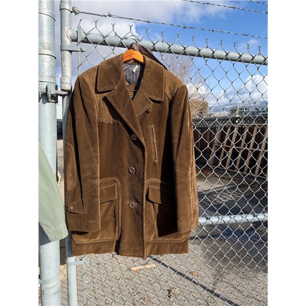 Holt Renfrew Canada size 36 made in Spain vintage coat