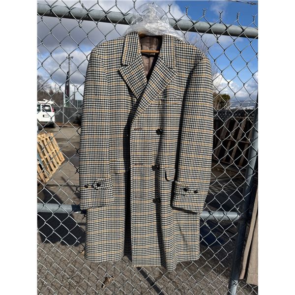 Vintage Marcel Raymond Queensbury find English Saxon vintage coat