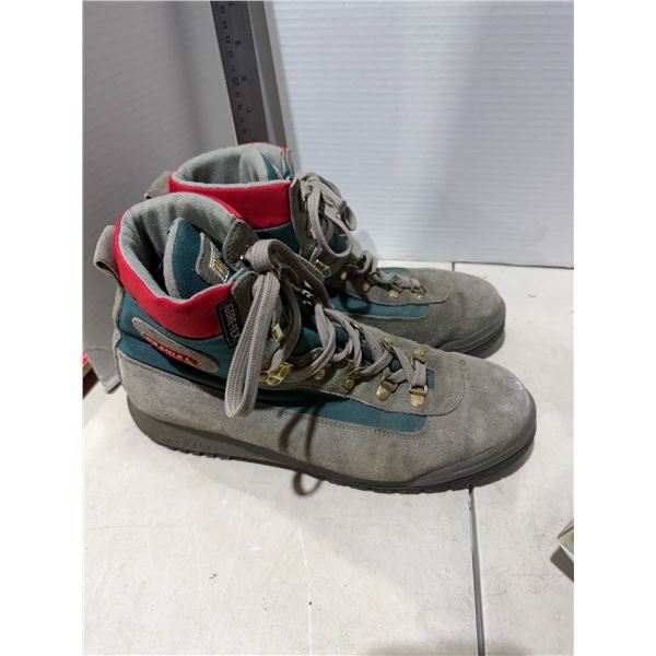 Vintage 1980s technic Gore-Tex hiker ladies 11 men's 9.5