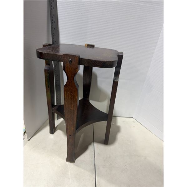 Plant stand 16 inches tall