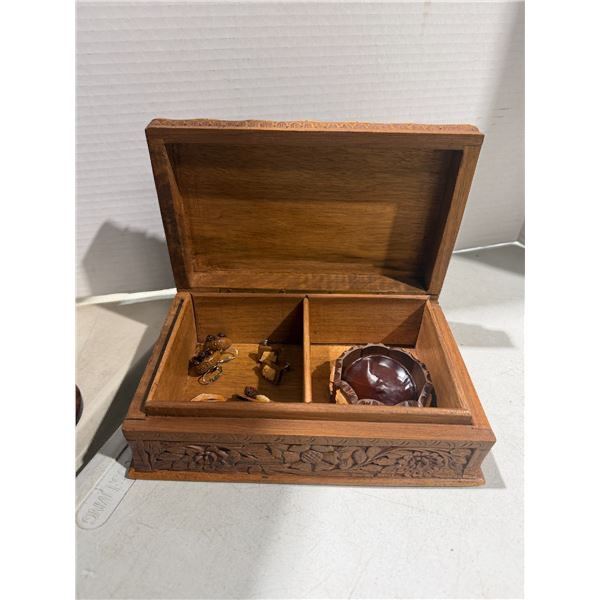 Wooden carve jewelry box and wood jewelry