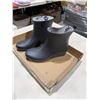 Image 1 : . gum boot size 8.