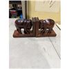 Image 1 : Elephant book ends