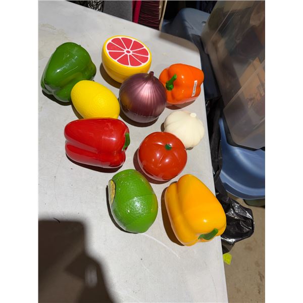 Fruit and vegetable container containers