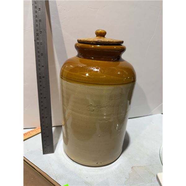 Pottery jug