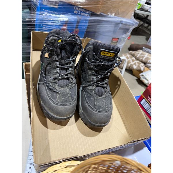 Stanley steel toed boots size 7.5
