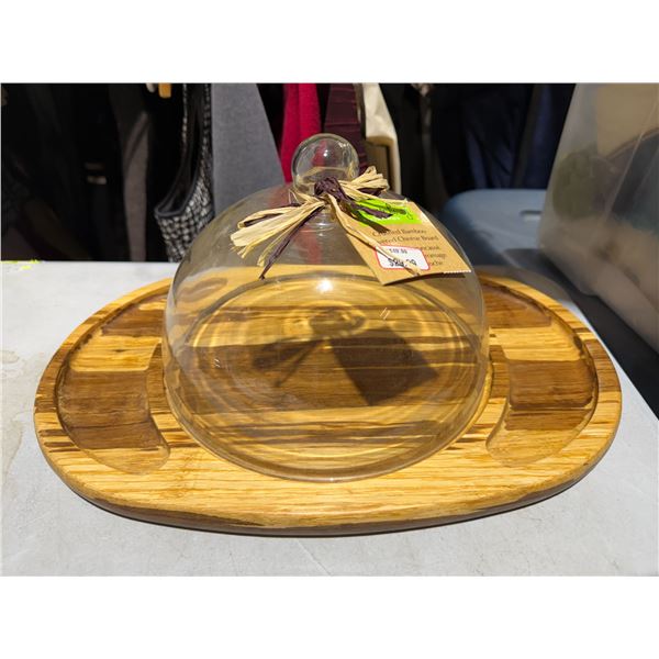 Crushed bamboo covered cheeseboard