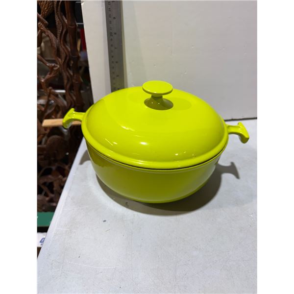 LE CREUSET made in France pot with lid