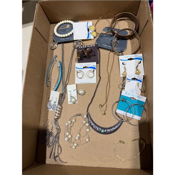 Costume, jewelry, and hair accessories
