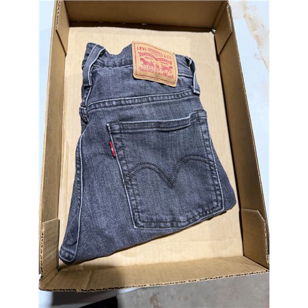 Levi's jeans size 26