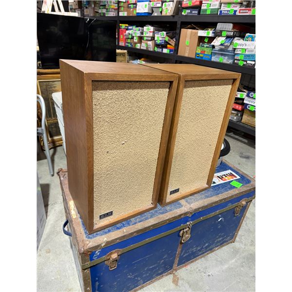 KLH model six Speakers