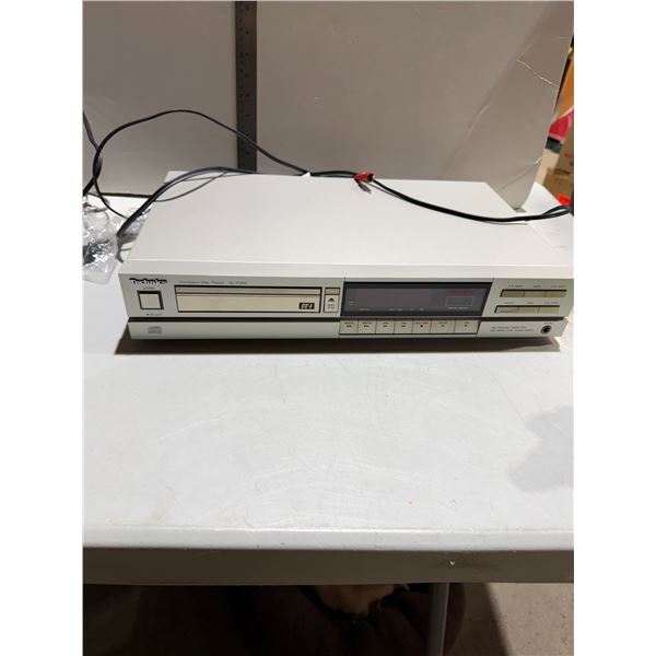 Techniques compact disc player SL – P 300