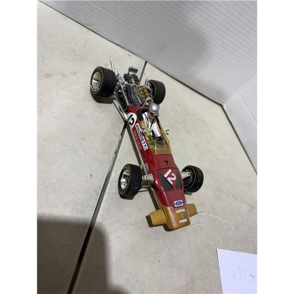 Andretti gold leaf team lotus QUARTZO lot 49 1/ 18th scale collectible car