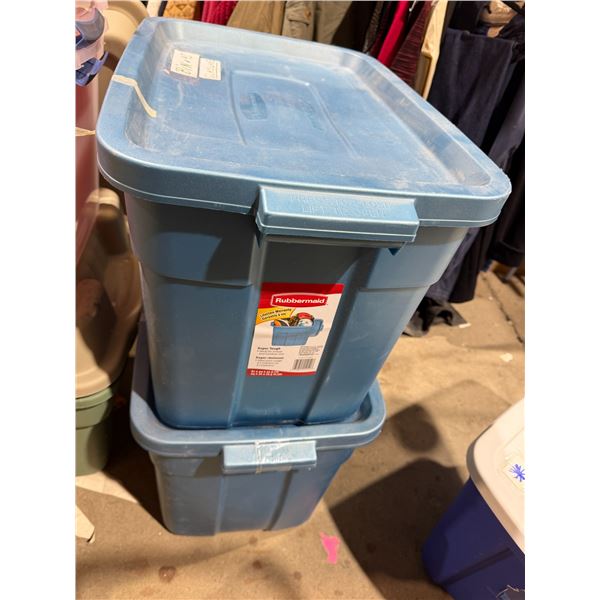 2 Rubbermaid bins