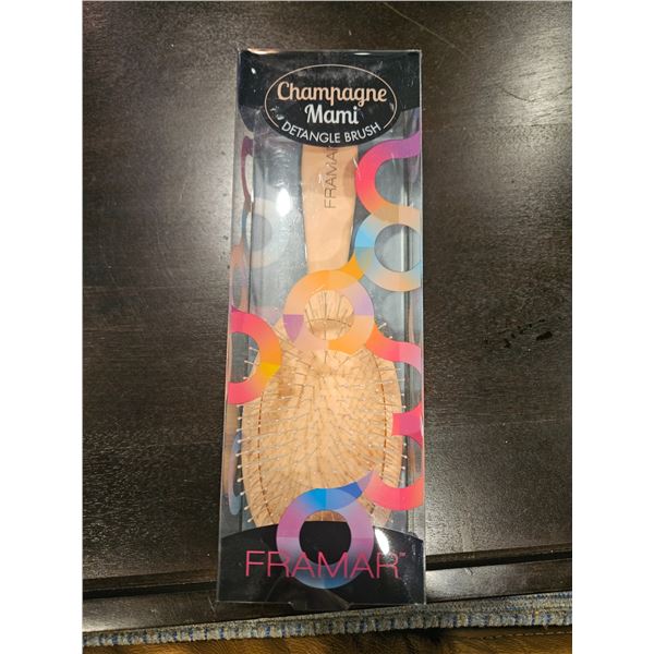 Champagne Mami detangle brush