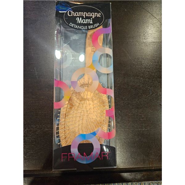 Champagne Mami detangle brush